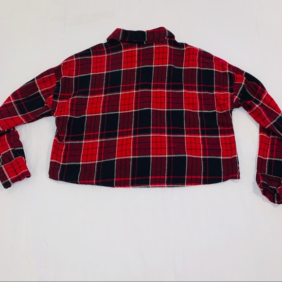4/$25♦️ RUE21 Red Cropped Plaid Flannel top - Picture 3 of 3